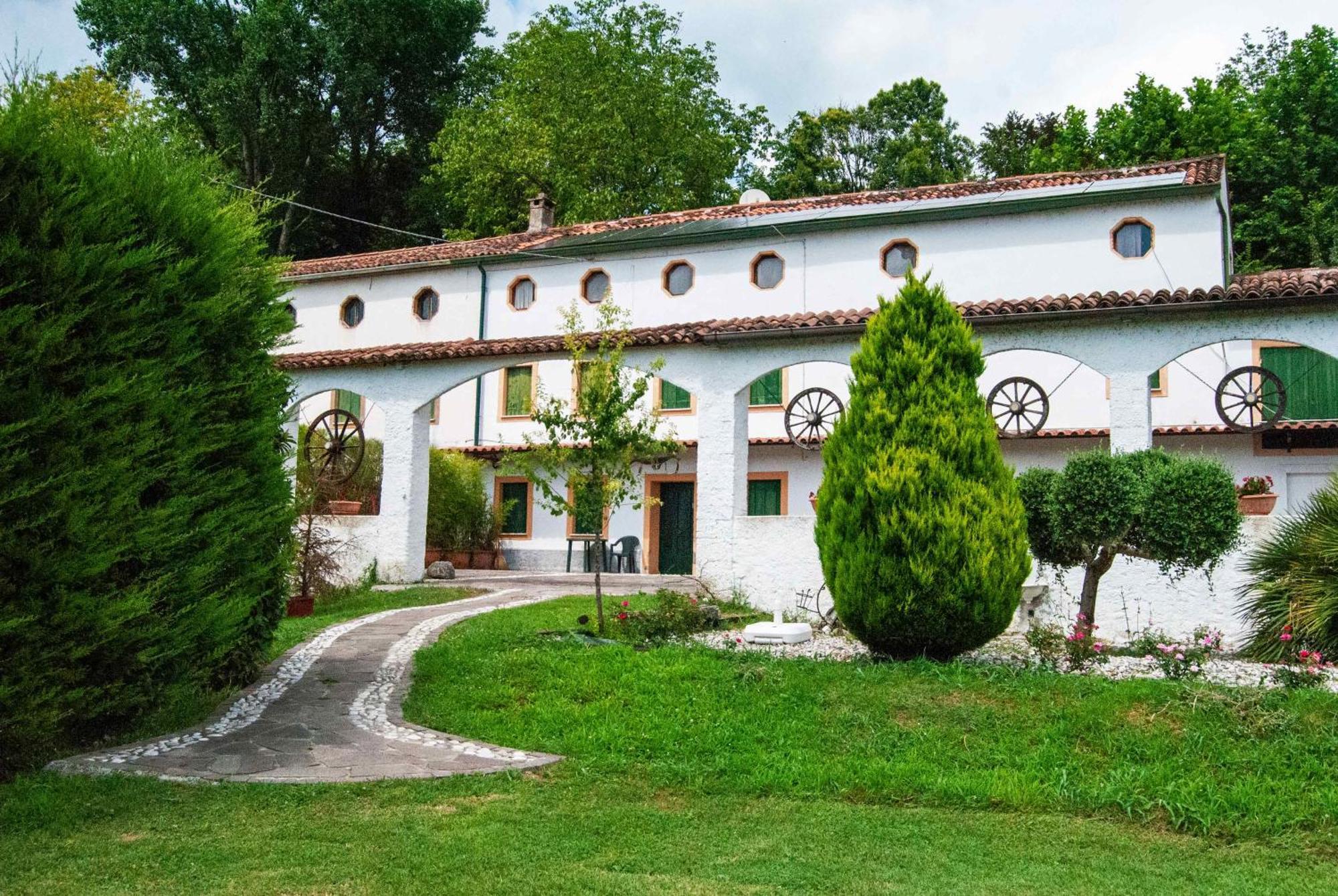 Appartamenti Vacanza Tra Venezia E Le Dolomiti Vittorio Veneto Exterior photo